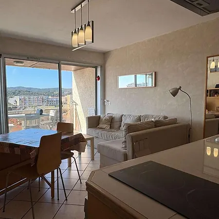 Appartement T2 Climatise Avec Terrasse, - Fr-1-308-54 *