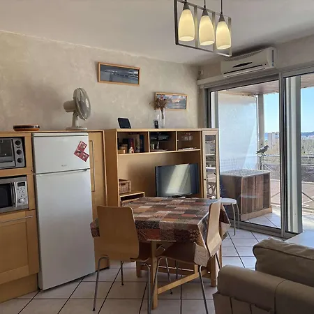 Appartement T2 climatisé avec terrasse, Le Lavandou - FR-1-308-54
