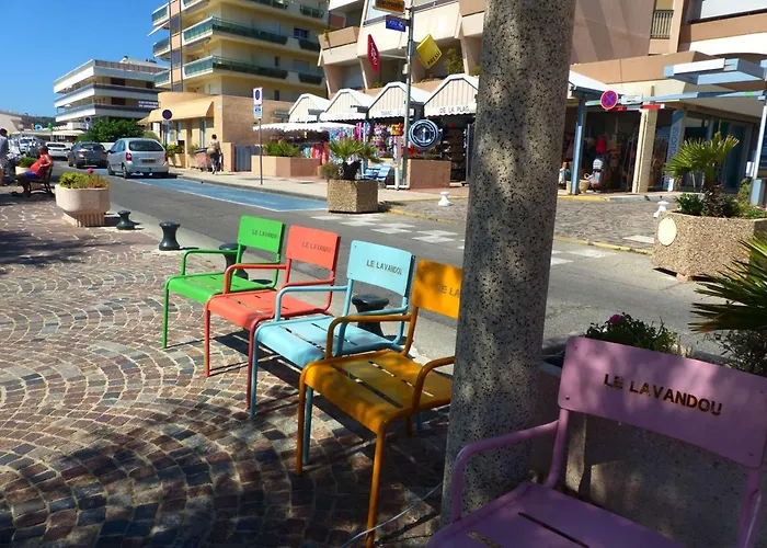 T2 Climatise Avec Terrasse, - Fr-1-308-54 Lägenhet *