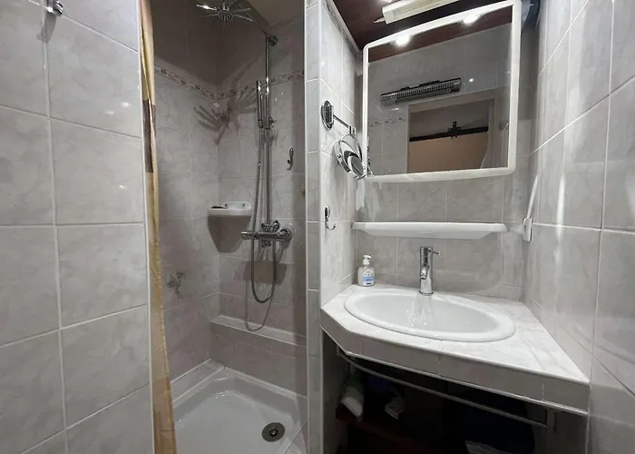 Lägenhet T2 Climatise Avec Terrasse, - Fr-1-308-54 Le Lavandou